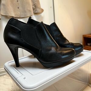 Adrienne Vittadini Black Leather High-Heel Ankle Booties